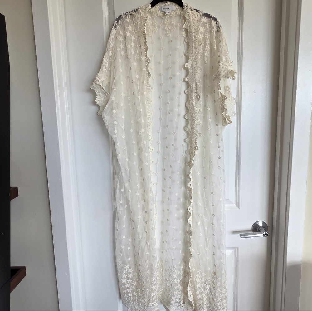 Forever 21 Cream Lace Floral Overlay Blouse